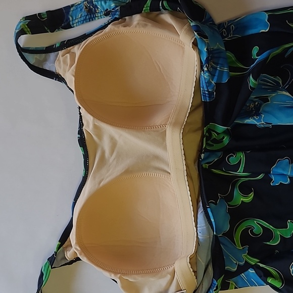 Bathing suit one piece - Picture 4 of 8